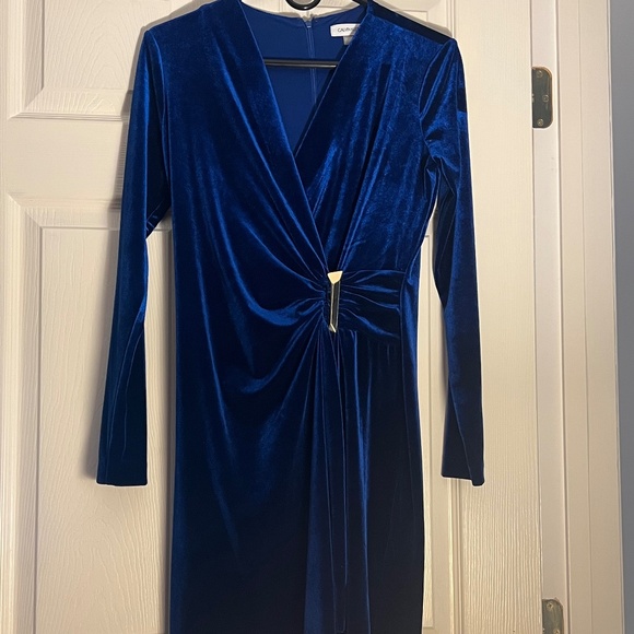 Calvin Klein Women's Faux-Wrap Long-Sleeve Velvet Sheath Dress - Picture 3 of 4